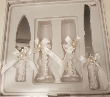 Tortenheber, Tortenmesser, Champagnergläser